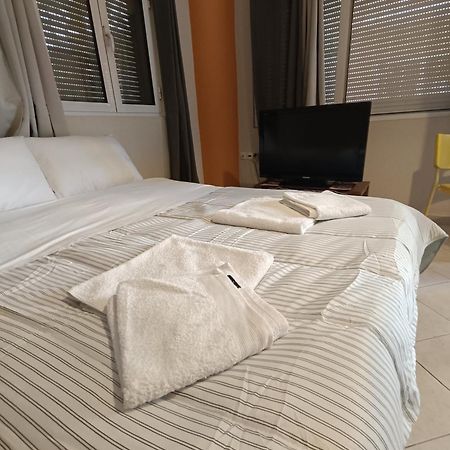 Cozy Apartment In The Center Of Aighion Achaia - Ground Floor - Ισόγειο Στουντιο Aígion Ngoại thất bức ảnh