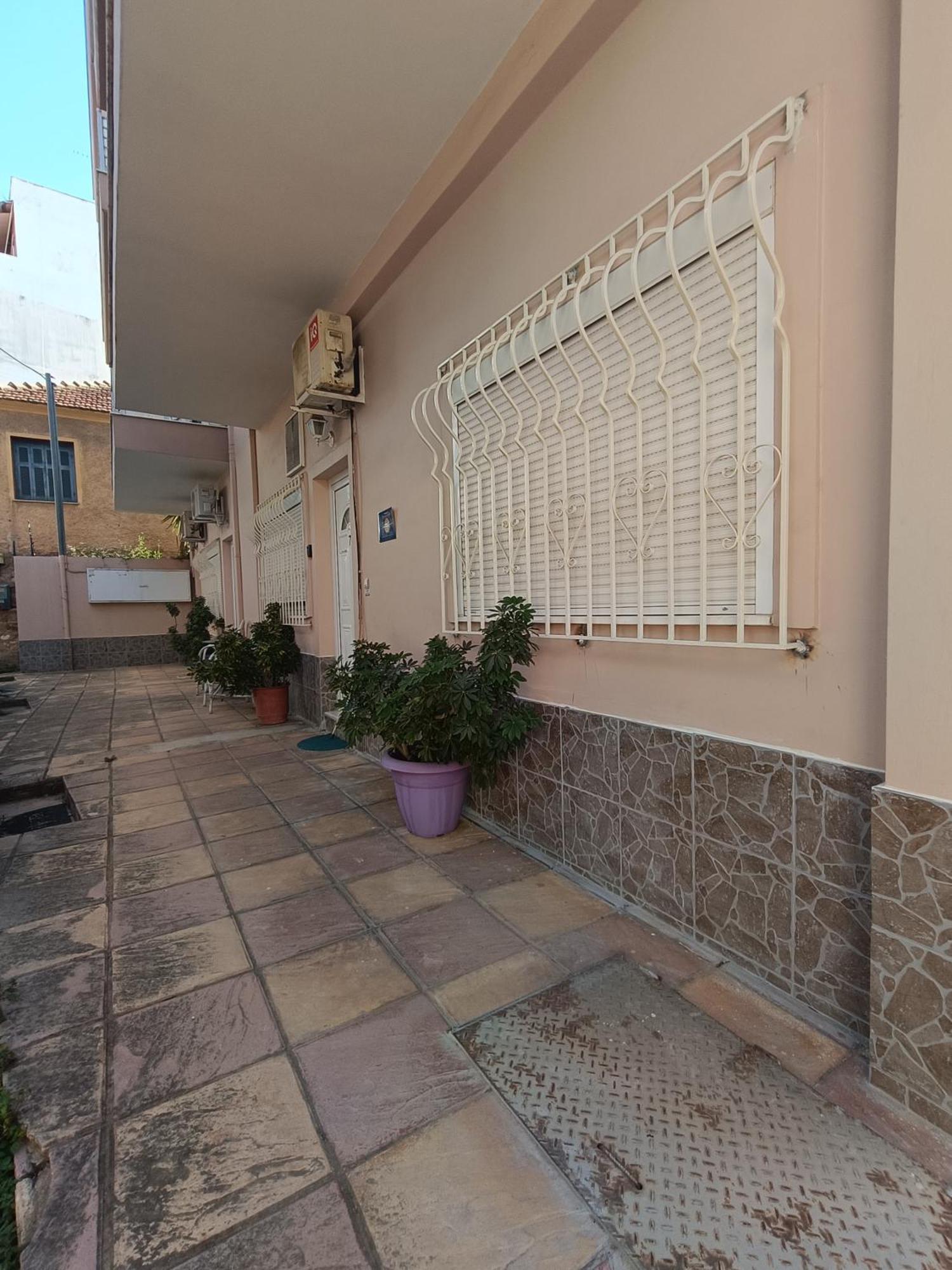 Cozy Apartment In The Center Of Aighion Achaia - Ground Floor - Ισόγειο Στουντιο Aígion Ngoại thất bức ảnh
