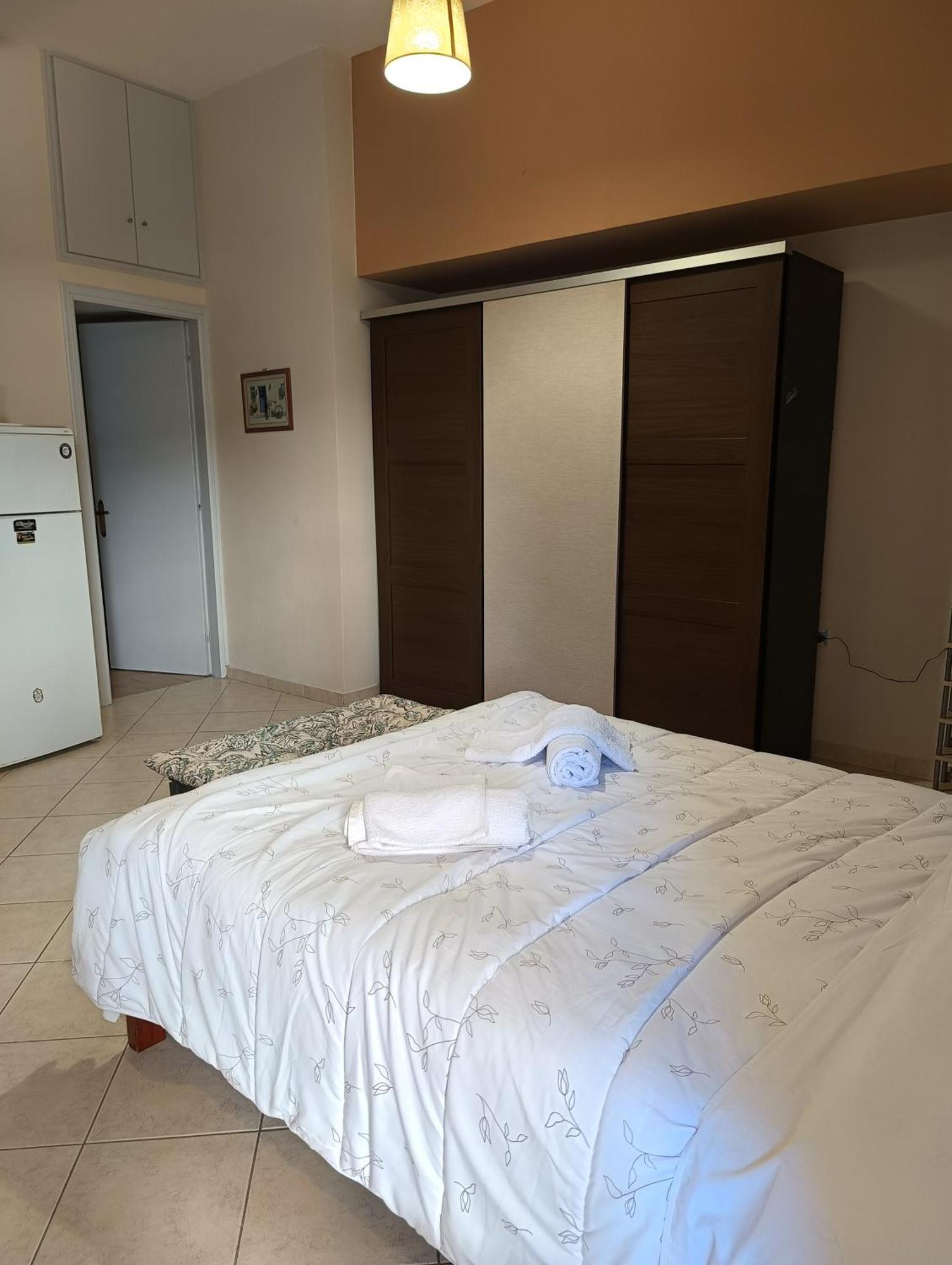 Cozy Apartment In The Center Of Aighion Achaia - Ground Floor - Ισόγειο Στουντιο Aígion Ngoại thất bức ảnh