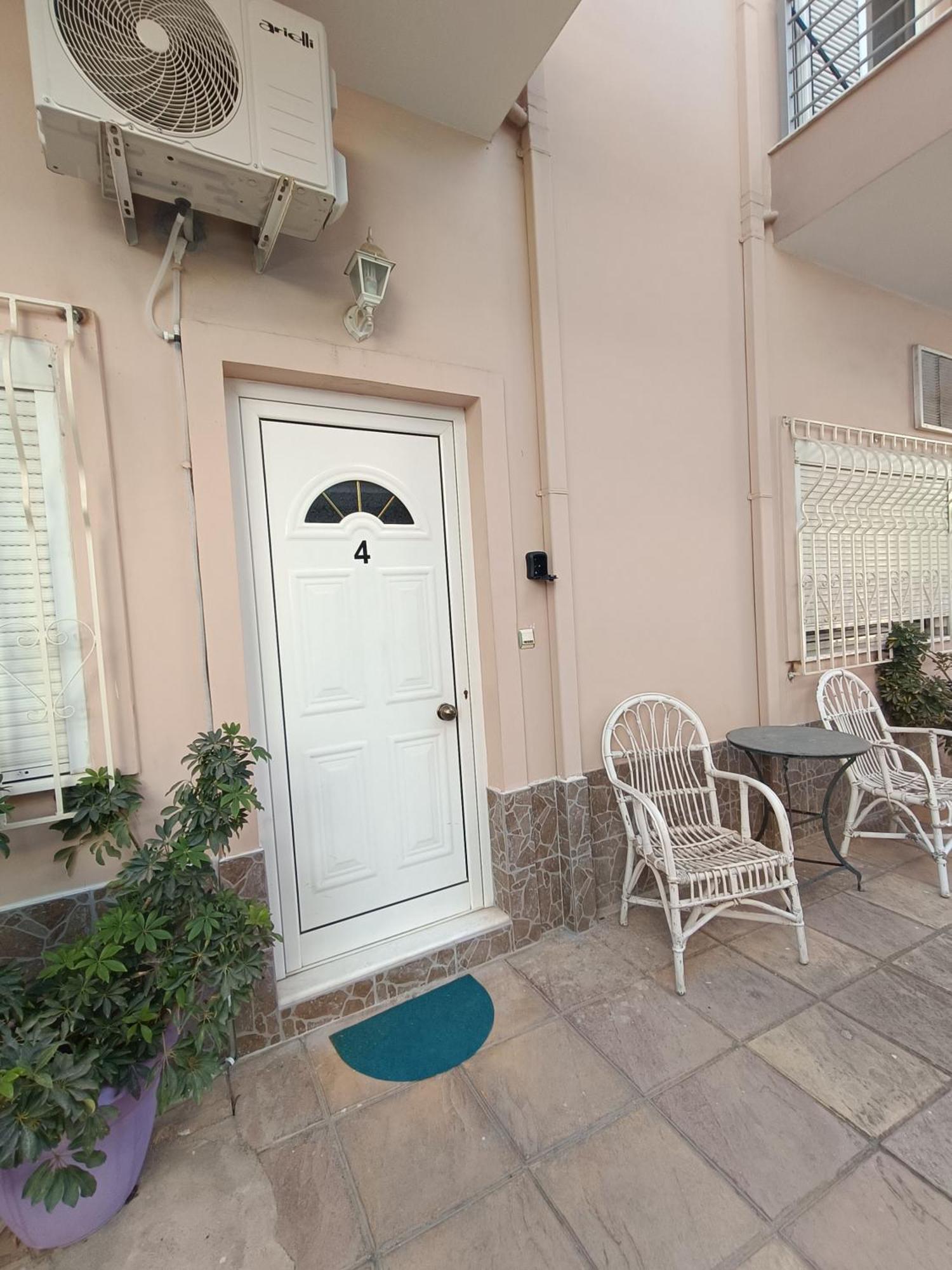 Cozy Apartment In The Center Of Aighion Achaia - Ground Floor - Ισόγειο Στουντιο Aígion Ngoại thất bức ảnh