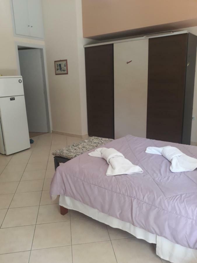 Cozy Apartment In The Center Of Aighion Achaia - Ground Floor - Ισόγειο Στουντιο Aígion Ngoại thất bức ảnh